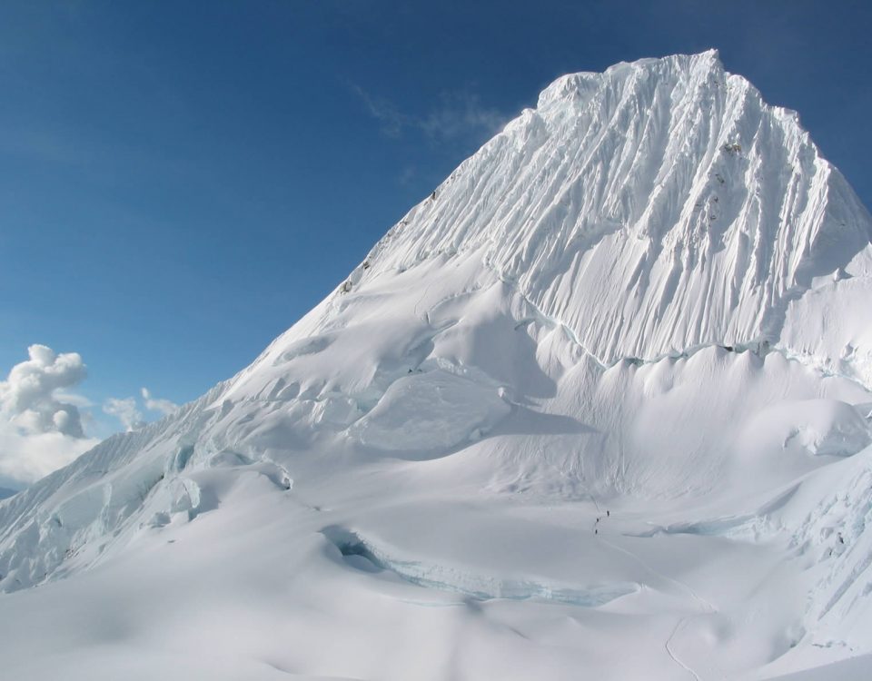 Andes Camping Expeditions alpamayo-mountain-05-960x750 Montañismo   